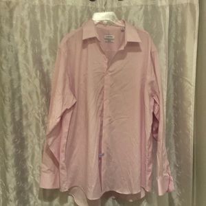 Calvin Klein Men’s Button Up Pink Dress Shirt Size 17-1/2 34/35 (XL)💥